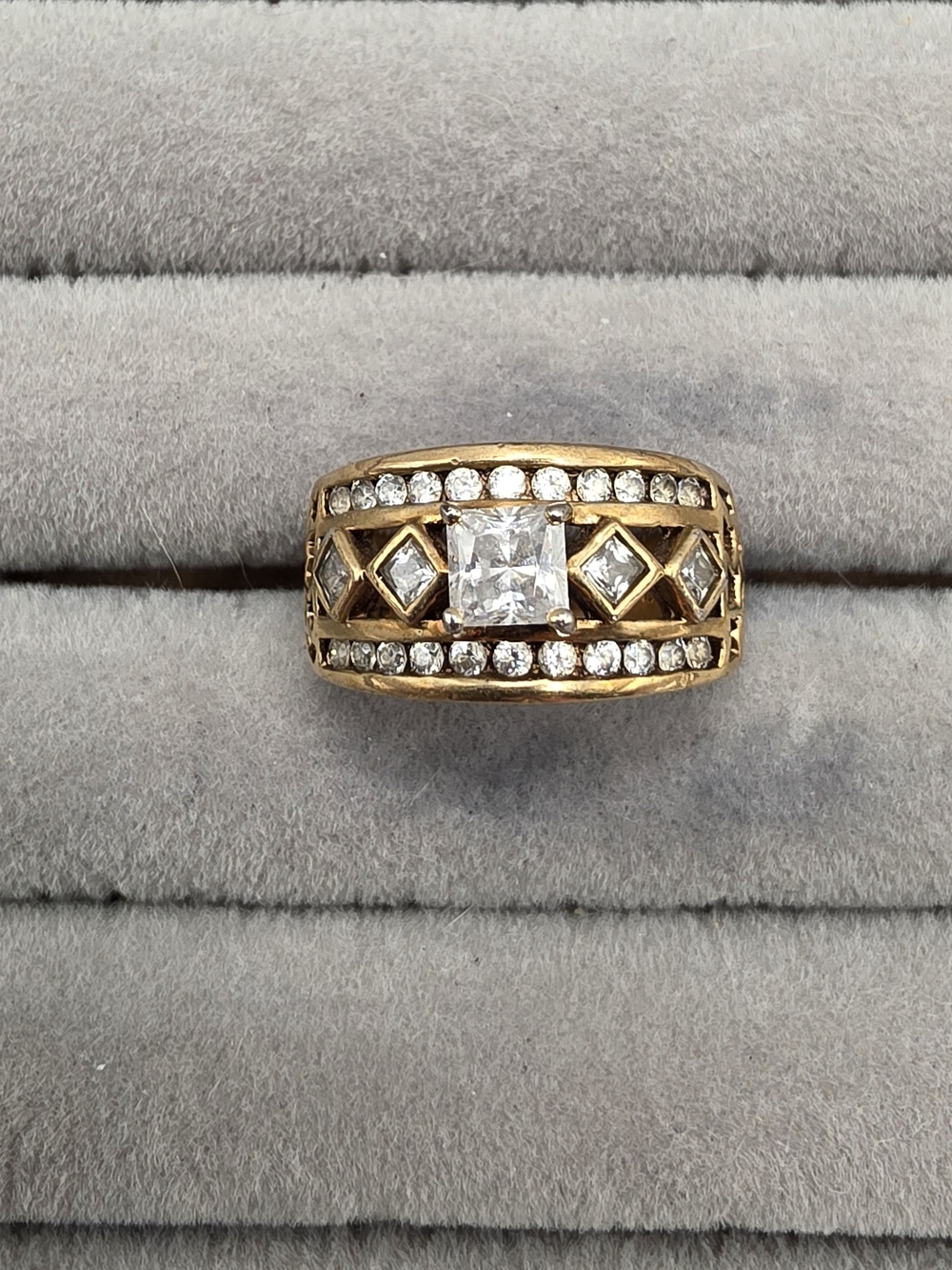 Elegant Gold Band Ring Size9 1/4 with Center Square-Cut White Stone